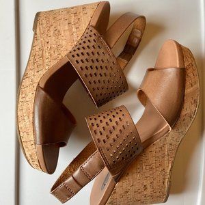 Dr. Scholls Tan Comfort Wedge Size 8